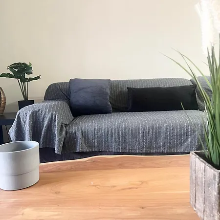 212 Apartment, A 2-bedroom Escape