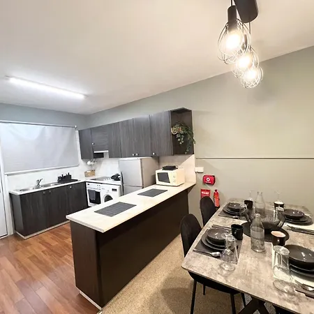 212 Apartment, A 2-bedroom Escape Apartament Pafos