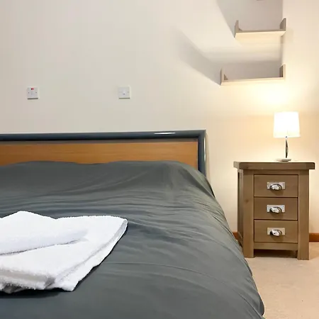 212 Apartment, A 2-bedroom Escape Apartament